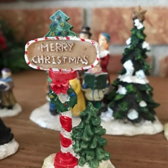 Department 56 Holiday Village Miniature Christmas Figurine Set - Picture 5 of 9